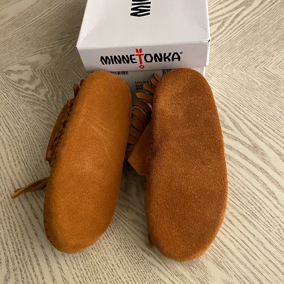 NIB Minnetonka moccasins size 8 - Picture 4 of 7